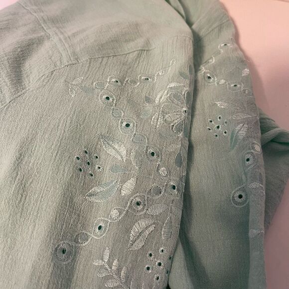Soft Surroundings Glam Gauze Embroidered Pintuck Pleat Blouse Size Medium - Picture 7 of 7